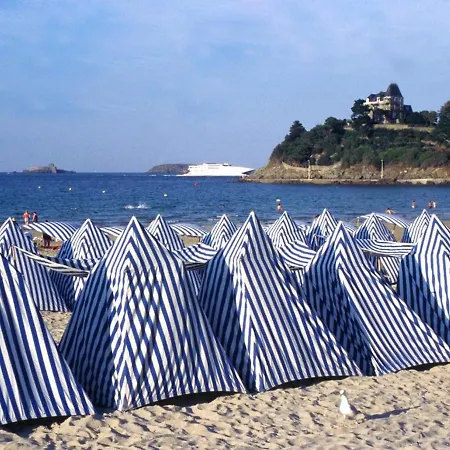 A Avec Balcon Et Jardin * Dinard